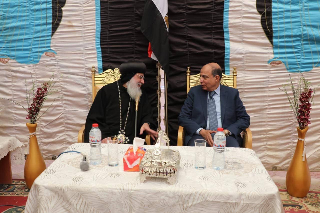 محافظ المنيا يزور مطرانيات شمال المحافظة مهنئًا بعيد القيامة ويؤكد: وحدة المصريين أساس الاستقرار والتنمية