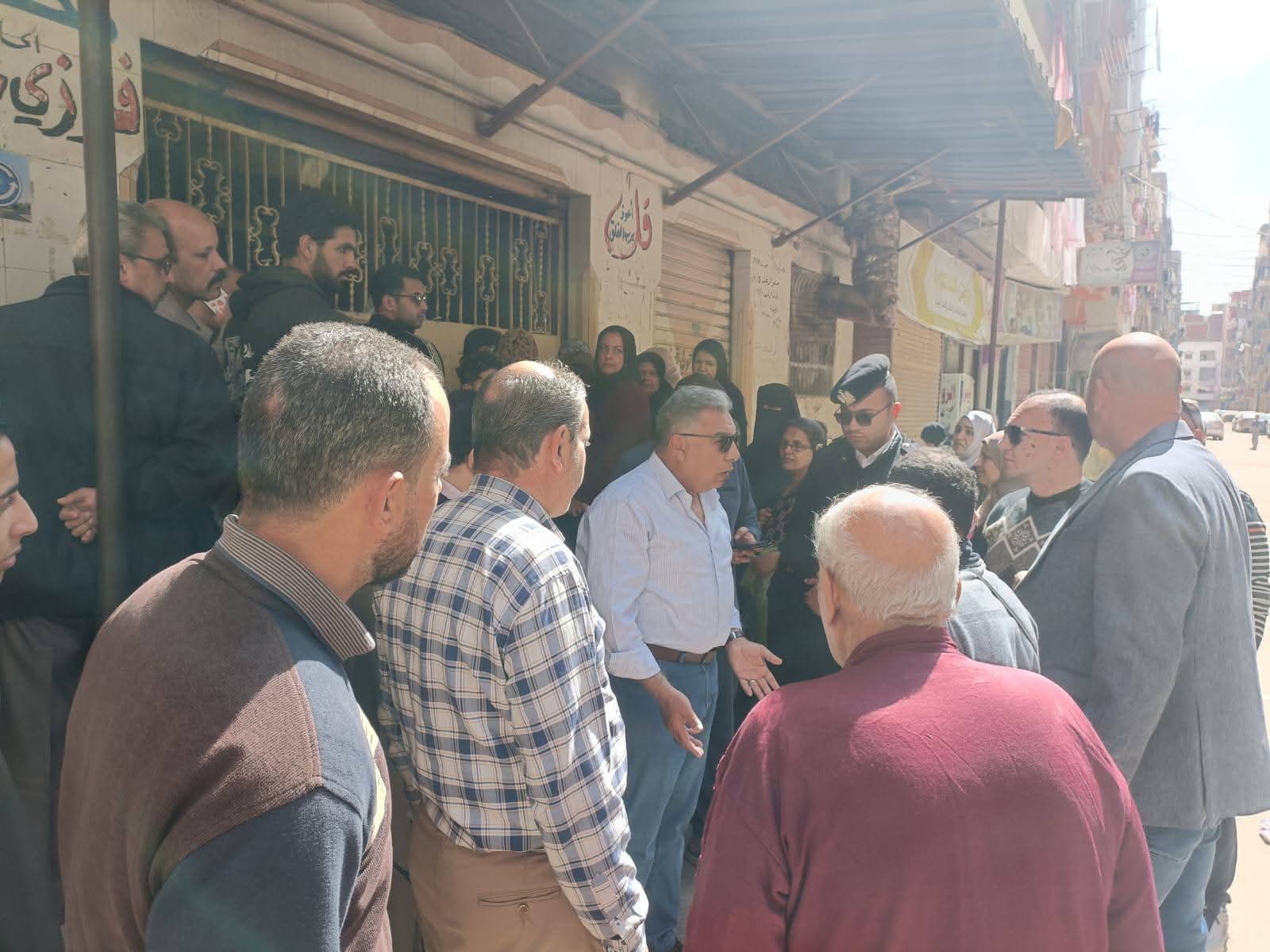 جولات مفاجئة لمحافظ الدقهلية على مخابز المنصورة لضبط الجودة وانتظام صرف الخبز