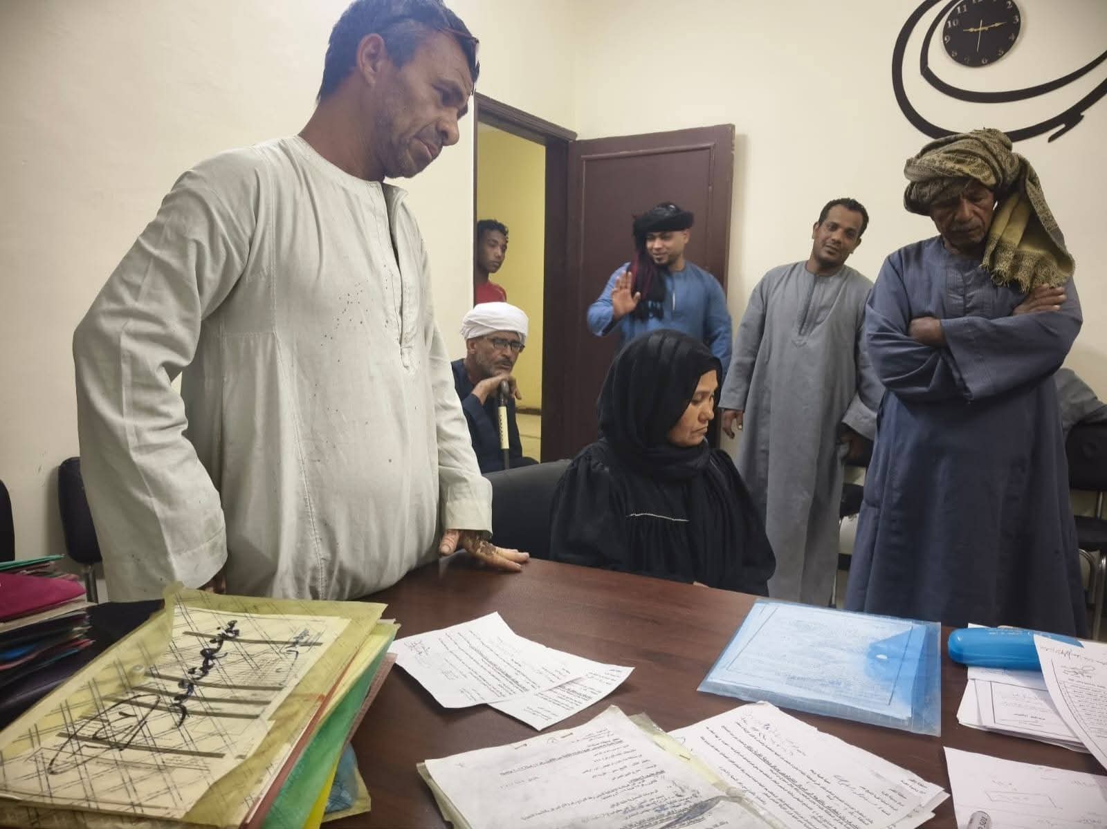 القرنة تزيل 6 حالات تعدٍ بمساحة 2600 متر وتكثف حملات النظافة وتجميل المسار السياحي