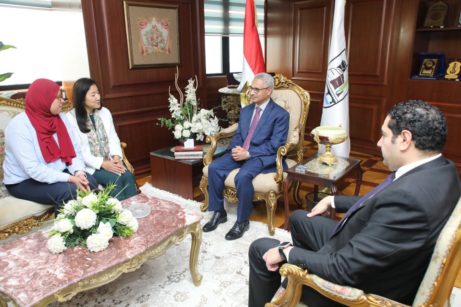 محافظ بني سويف يبحث مع وفد برنامج الأمم المتحدة الإنمائي ووزارة التنمية المحلية دعم خطط التنمية