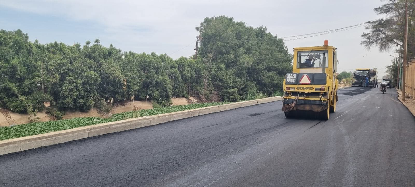 الجيزة تعزز شبكة طرقها بمشروعات رصف وتطوير جديدة لتحسين الحركة المرورية