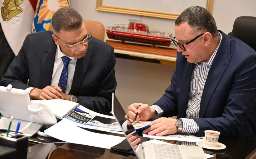 محافظ جنوب سيناء يبحث تطوير 