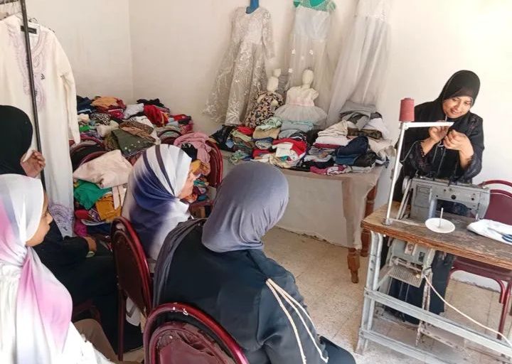 تدريب مهني لسيدات الأقصر في الخياطة والتطريز لدعم المرأة المعيلة