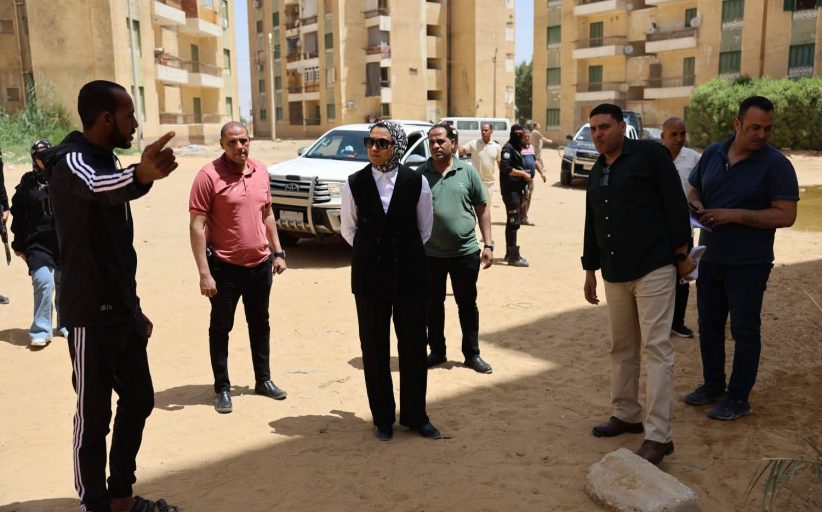 جولة مفاجئة لمحافظ الوادي الجديد بحي 25 يناير لمتابعة الخدمات الصحية والمرافق