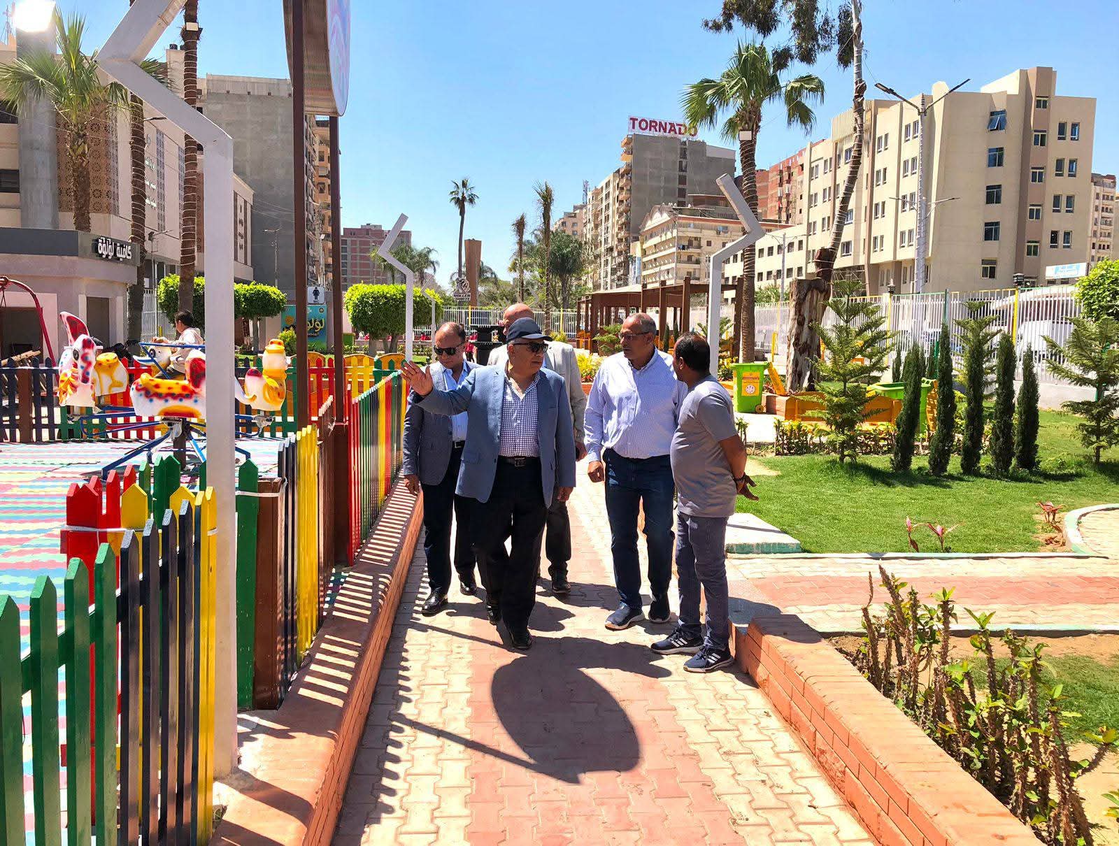 جولة ميدانية لمحافظ الدقهلية بحدائق المنصورة وتشديد على استمرار الصيانة والنظافة