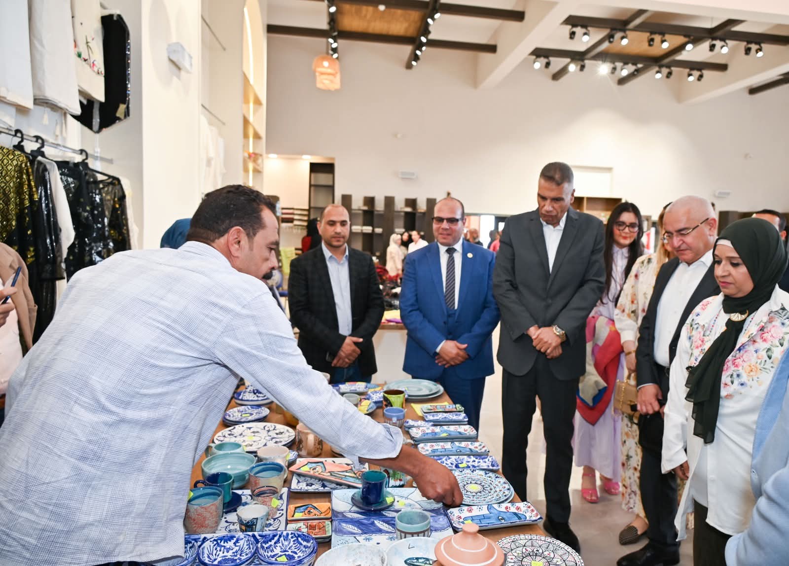 محافظ جنوب سيناء يتفقد قرية التراث البدوي بشرم الشيخ برفقة سفير أذربيجان وممثلي التضامن