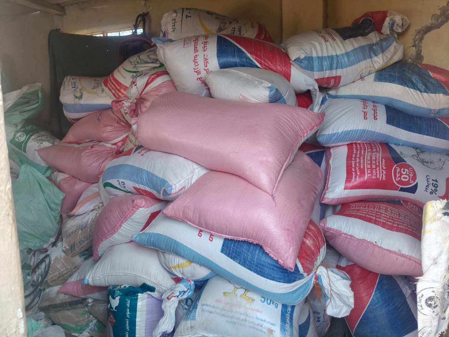 محافظ الغربية: ضبط كميات كبيرة من السلع المدعمة والمواد الغذائية المخالفة خلال حملات رقابية موسعة