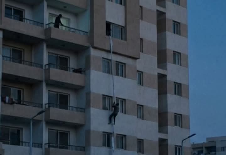 لحظة سقوط مأساوية.. رجل أعمال يلقى حتفه بالتجمع الخامس أثناء الهروب من شقة سيدة