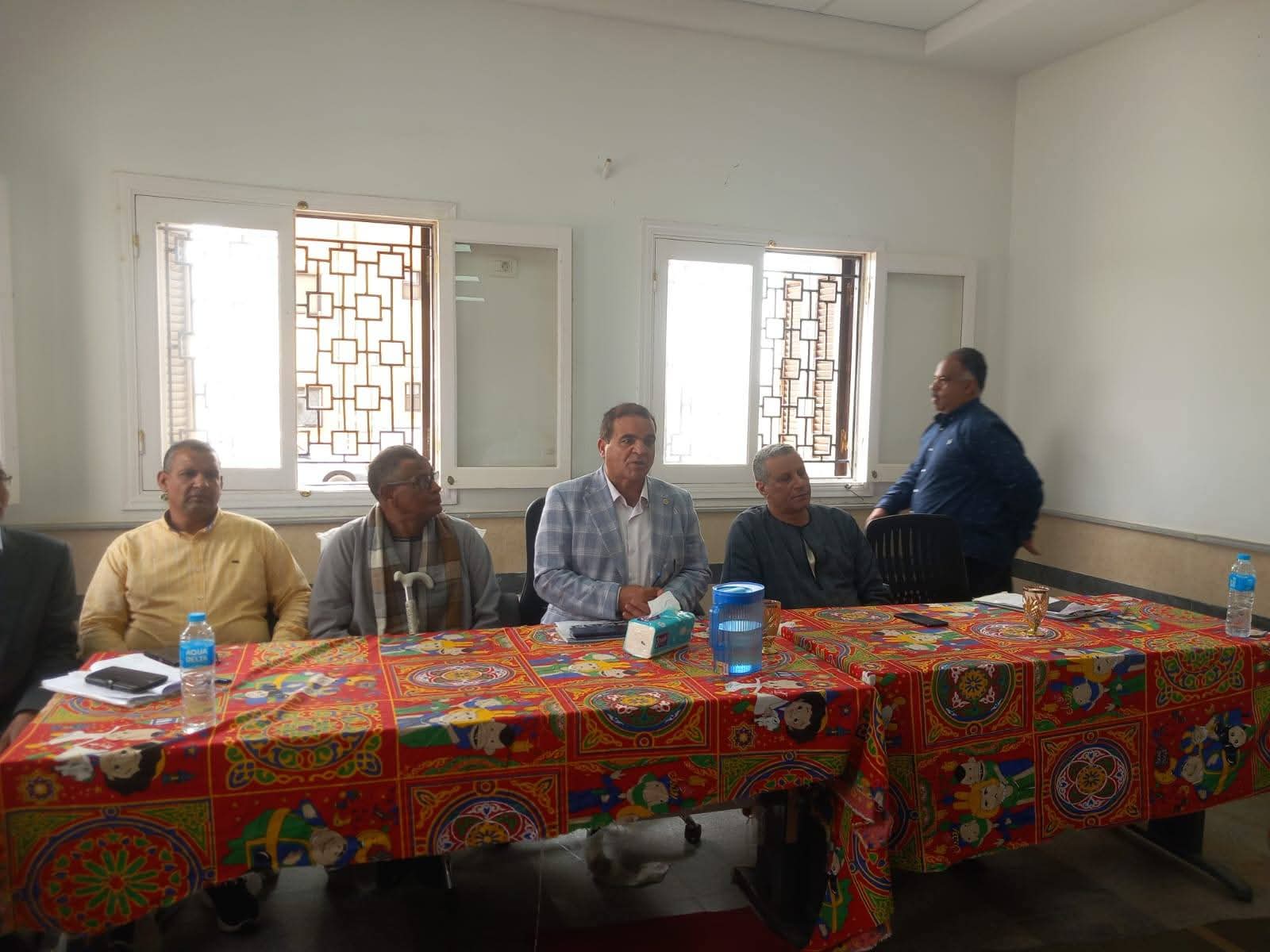 لقاء مفتوح لخدمة المواطنين بقرية الدير في إسنا ومناقشة لحل مشكلاتهم