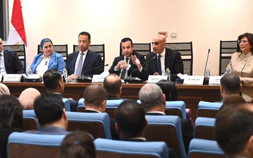 الدولة تواجه مخاطر السوشيال ميديا..قانون جديد لحماية الأطفال دون حجب المنصات