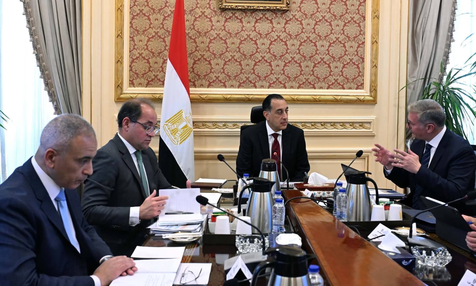 الحكومة تكثف جهودها لضمان إمدادات الطاقة وزيادة الإنتاج