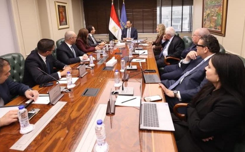 وزارة الاتصالات تتعاون مع مايكروسوفت لدعم الشركات الناشئة وتدريب 100 ألف متخصص في الذكاء الاصطناعي