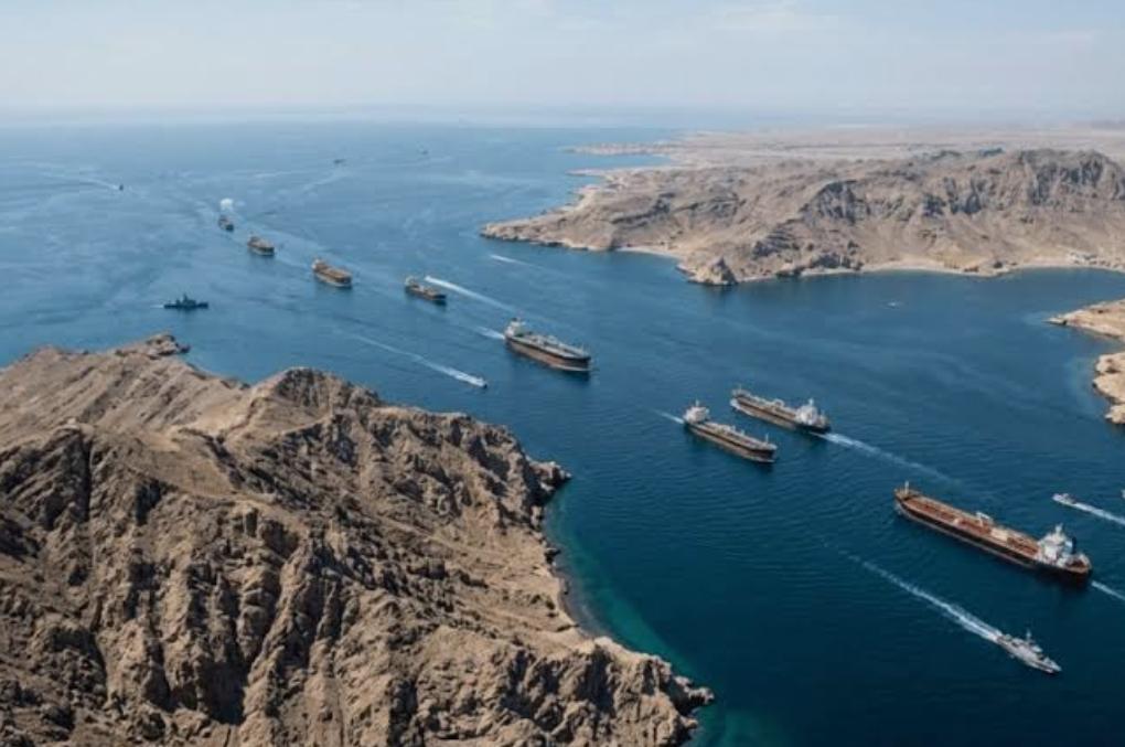 الخبير الاقتصادي يؤكد: تصاعد التوترات في مضيق هرمز يزيد من أزمة الطاقة وارتفاع الأسعار عالميًا