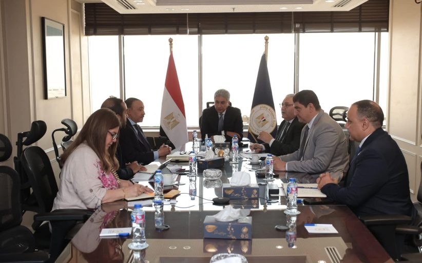 وزير السياحة يبحث تطوير الغوص والأنشطة البحرية وفق المعايير الدولية