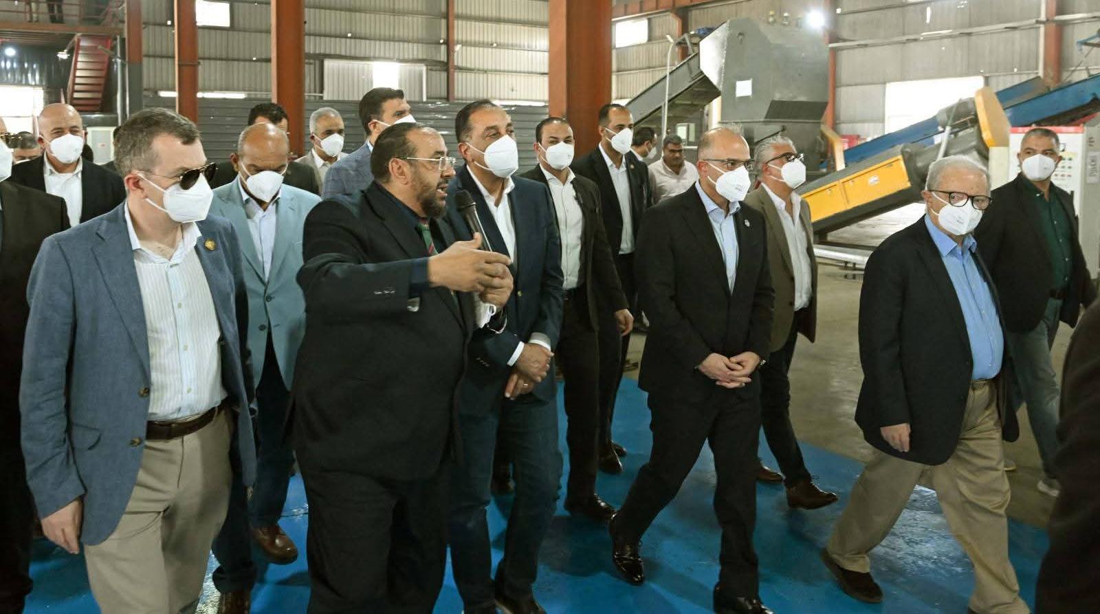 رئيس الوزراء يفتتح 