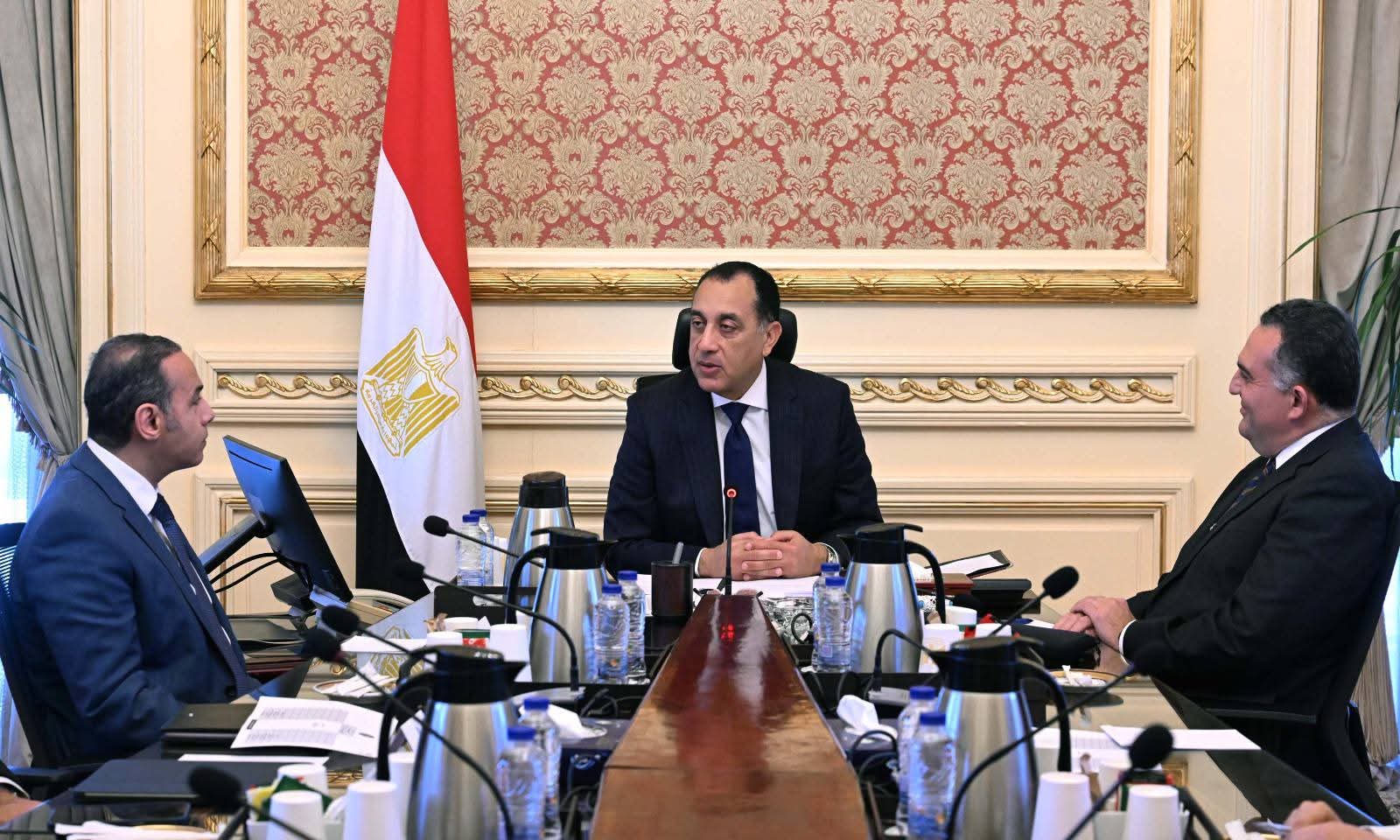 مدبولي يبحث مع الرقابة المالية والبورصة تطوير سوق رأس المال وتعزيز الطروحات الجديدة