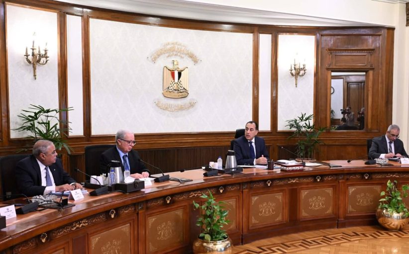 مدبولي يوجه بالالتزام بالجداول الزمنية لمشروعات الغزل والنسيج وتعظيم عوائد الأصول