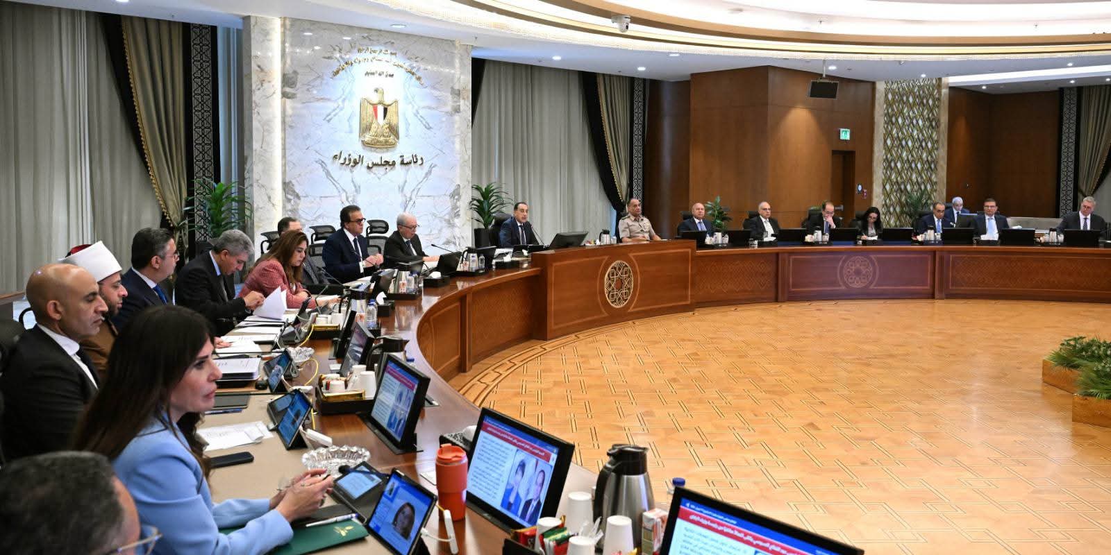 مدبولي يزف بشرى للعمال.. مد الدورة النقابية 6 أشهر وتعديل مدة المجالس إلى 5 سنوات