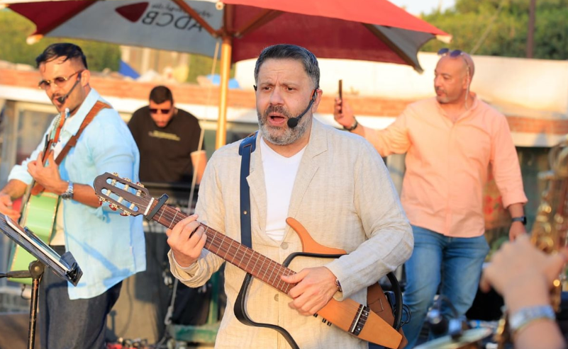 ليلة موسيقية صاخبة في الشروق.. إدوارد يشعل حفل هيلوبوليس مع فرقته