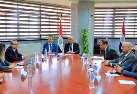 خطوة جديدة للتعليم: إدراج مفاهيم البورصة والادخار بالمناهج الدراسية