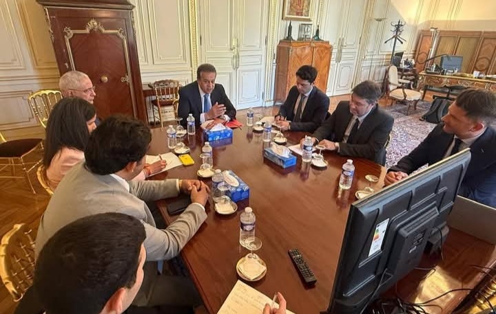 وزير الصحة يبحث مع