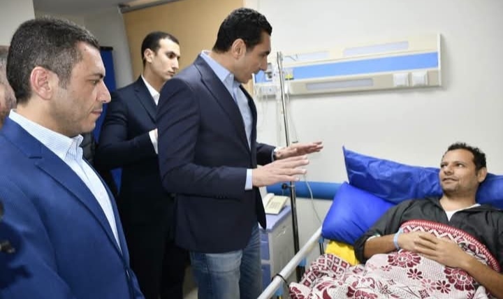 رسالة تقدير.. وزير الشباب يدعم عاملًا أصيب أثناء أداء واجبه