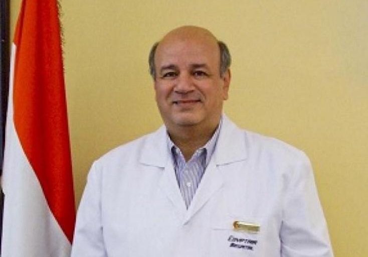 دكتور أنور حلمي استشاري أمراض الكلي والمسالك البولية وتاريخ عظيم في مجال الطب والجراحات الروبوتية