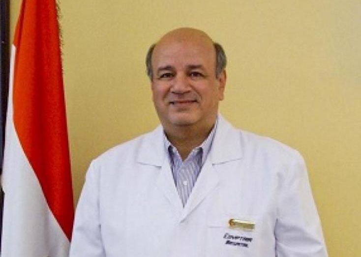 دكتور أنور حلمي استشاري أمراض الكلي والمسالك البولية وتاريخ عظيم في مجال الطب والجراحات الروبوتية