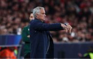كلاسيكو ناري يقترب.. فليك يتحدى مورينيو مجددًا فوق صفيح الليجا الإسبانية