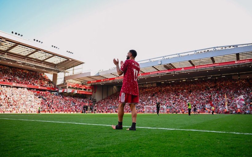 محمد صلاح يودع ليفربول بالدموع ويكشف كواليس أصعب لحظات مسيرته الكروية