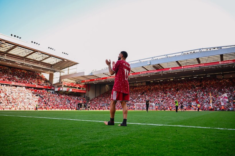 محمد صلاح يودع ليفربول بالدموع ويكشف كواليس أصعب لحظات مسيرته الكروية