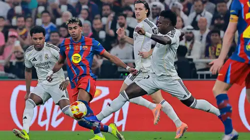 برشلونة يطارد رقمًا تاريخيًا جديدًا أمام ريال مدريد بالدوري الإسباني هذا الموسم