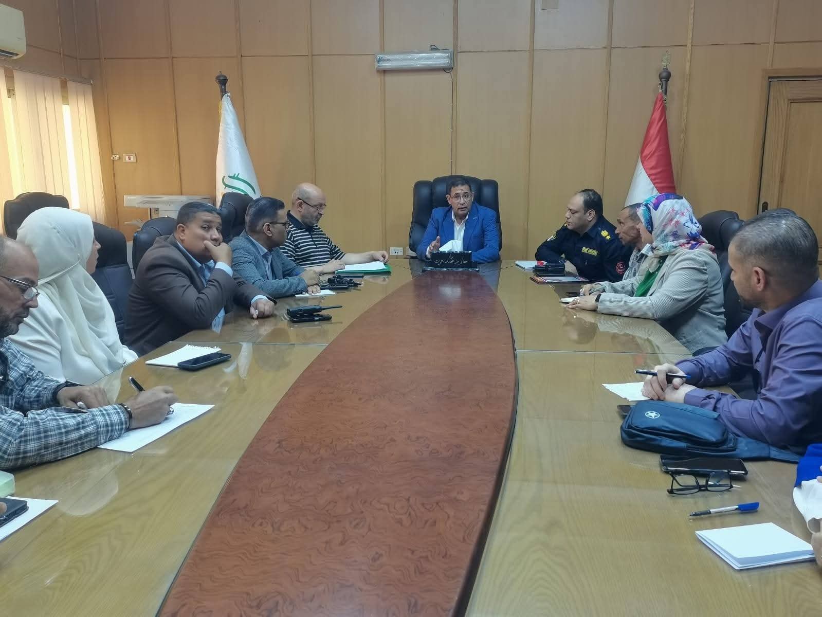 تيسيرًا للإجراءات ودعماً للمشروعات.. سكرتير عام مساعد الفيوم يبحث تسهيل تراخيص المحال العامة