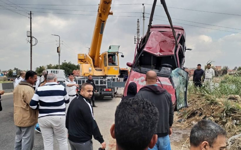 محافظ الدقهلية: جاهزية كاملة للطوارئ ورفع سيارة سقطت بترعة بطريق ميت غمر–المنصورة