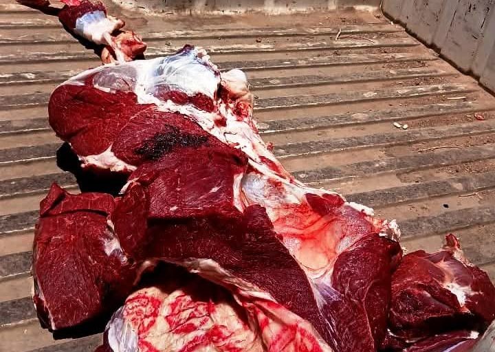 ضبط 35 كيلو لحوم فاسدة خلال حملة مكبرة على أسواق حي شرق سوهاج