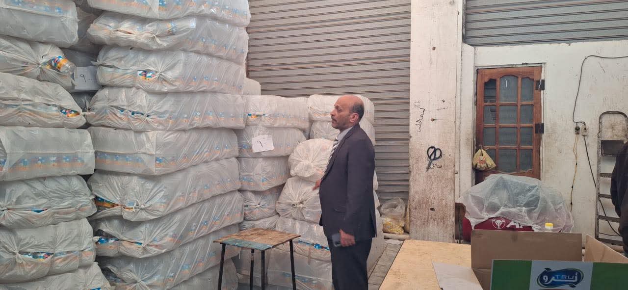 ضبط مصنع زيوت مجهول المصدر بطنطا والتحفظ على آلاف العبوات والمعدات