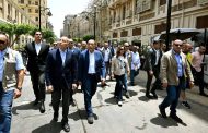 رئيس الوزراء يتفقد مشروع تحسين الصورة البصرية للميادين والشوارع الرئيسية بمنطقة 