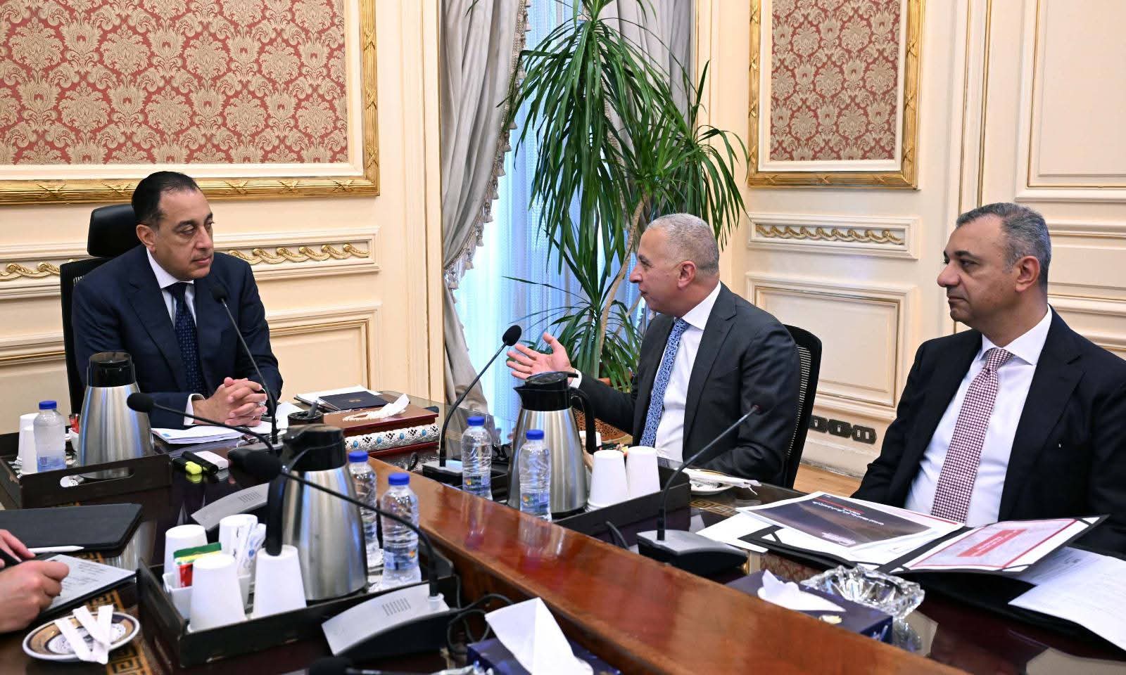رئيس الوزراء: دعم كامل للصناعة وتوطين التكنولوجيا وزيادة الصادرات المصرية