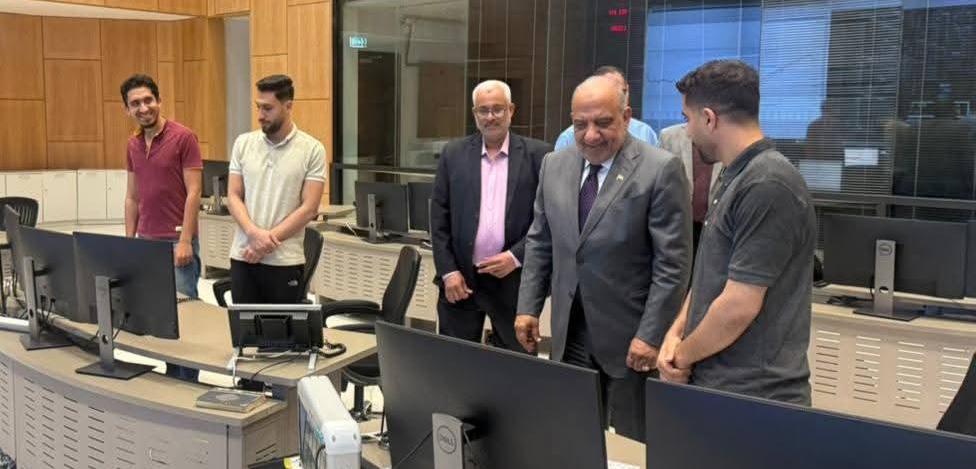 وزير الكهرباء يقضي أول أيام العيد داخل مركز التحكم القومي لمتابعة استقرار الشبكة الموحدة