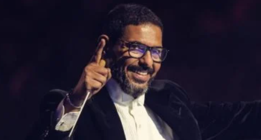 بين شجن أم كلثوم وشكاوى الفلوت.. هاني فرحات يحاور إيناس عبد الدايم في ورشة استثنائية