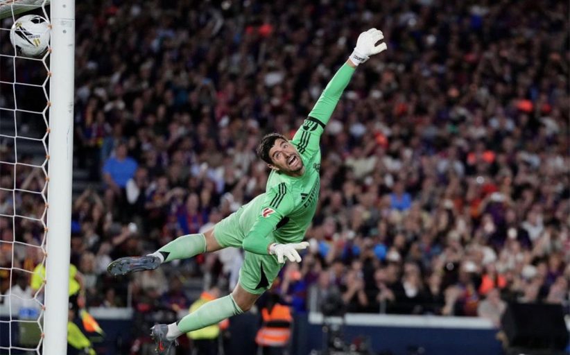 كورتوا يكسر صمته بعد الكلاسيكو ويعد جماهير ريال مدريد بالعودة القوية