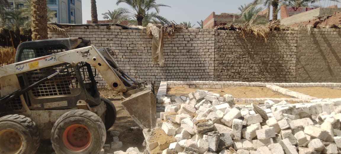 محافظ الجيزة: إزالة أكثر من 20 حالة بناء مخالف وتعديات على الأراضي الزراعية بعدد من المراكز والأحياء