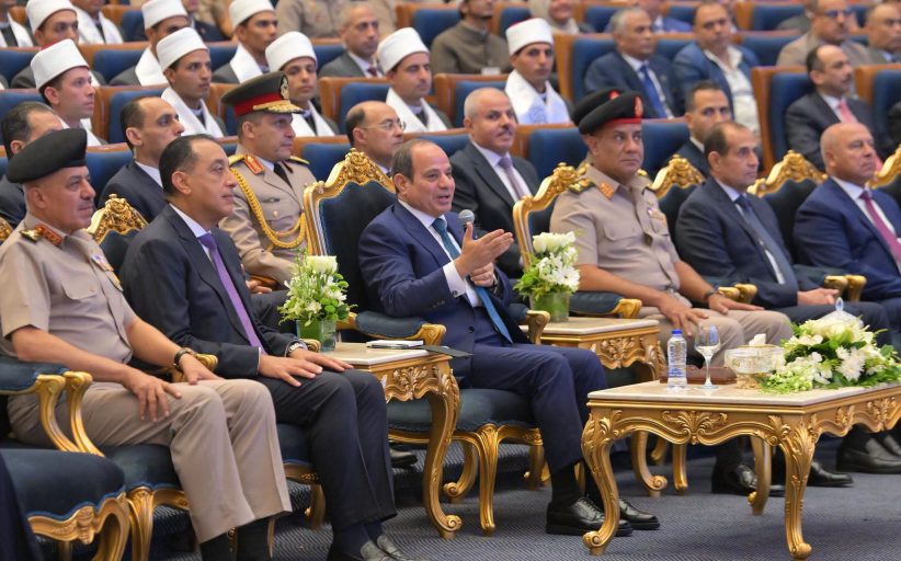 الرئيس السيسي يشهد تخرج الدفعة الثالثة لأئمة الأوقاف ويوجه باستكمال تأهيل المتفوقين علميًا وإيفادهم في بعثات خارجية