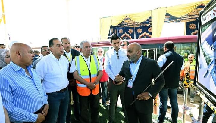 رئيس الوزراء يتفقد مجمع ألستوم الصناعي ببرج العرب الجديدة لدعم توطين صناعة السكك الحديدية