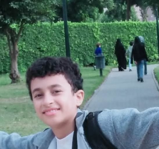 تهنئة قلبية للأستاذة تحية محمد بنجاح حفيدها