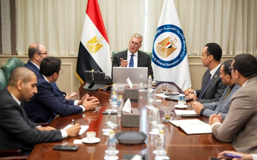 وزير البترول يبحث توظيف الذكاء الاصطناعي مع SLB لزيادة الإنتاج وتعزيز كفاءة الطاقة