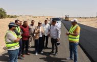 محافظ الوادي الجديد تتابع تنفيذ تطوير طريق الخارجة/سوهاج بتكلفة 1.2 مليار جنيه