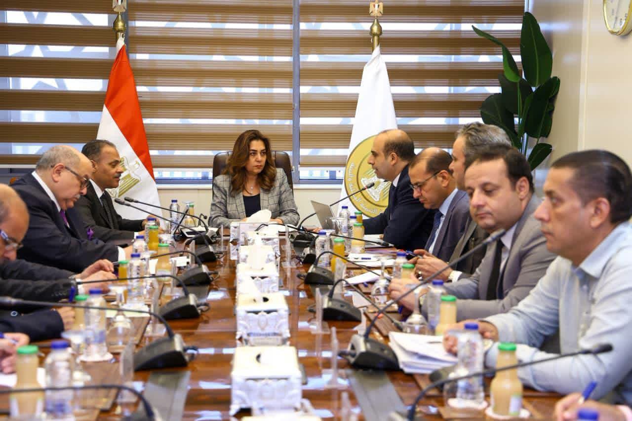 تحرك عاجل لإنقاذ منظومة النظافة بالشرقية.. منال عوض تعلن خطة رقابة وتمويل جديدة لإدارة المخلفات