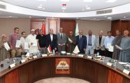 محافظة الجيزة تسلم 23 عقد تقنين للمواطنين ضمن جهود توفيق أوضاع أراضي أملاك الدولة
