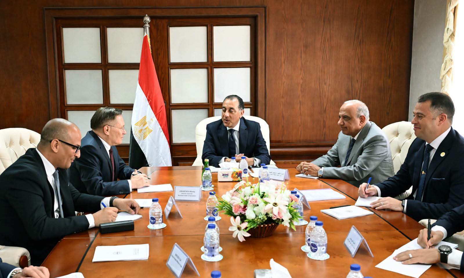 على هامش احتفالية الضبعة.. مدبولي يناقش مع روسآتوم مستجدات المشروع النووي وخطط المستقبل